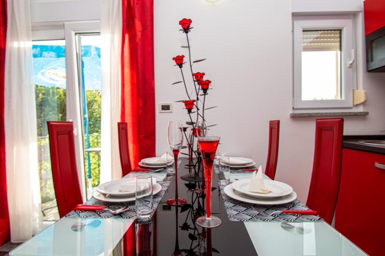 Apartments With Pool In Pula,Croatia Экстерьер фото