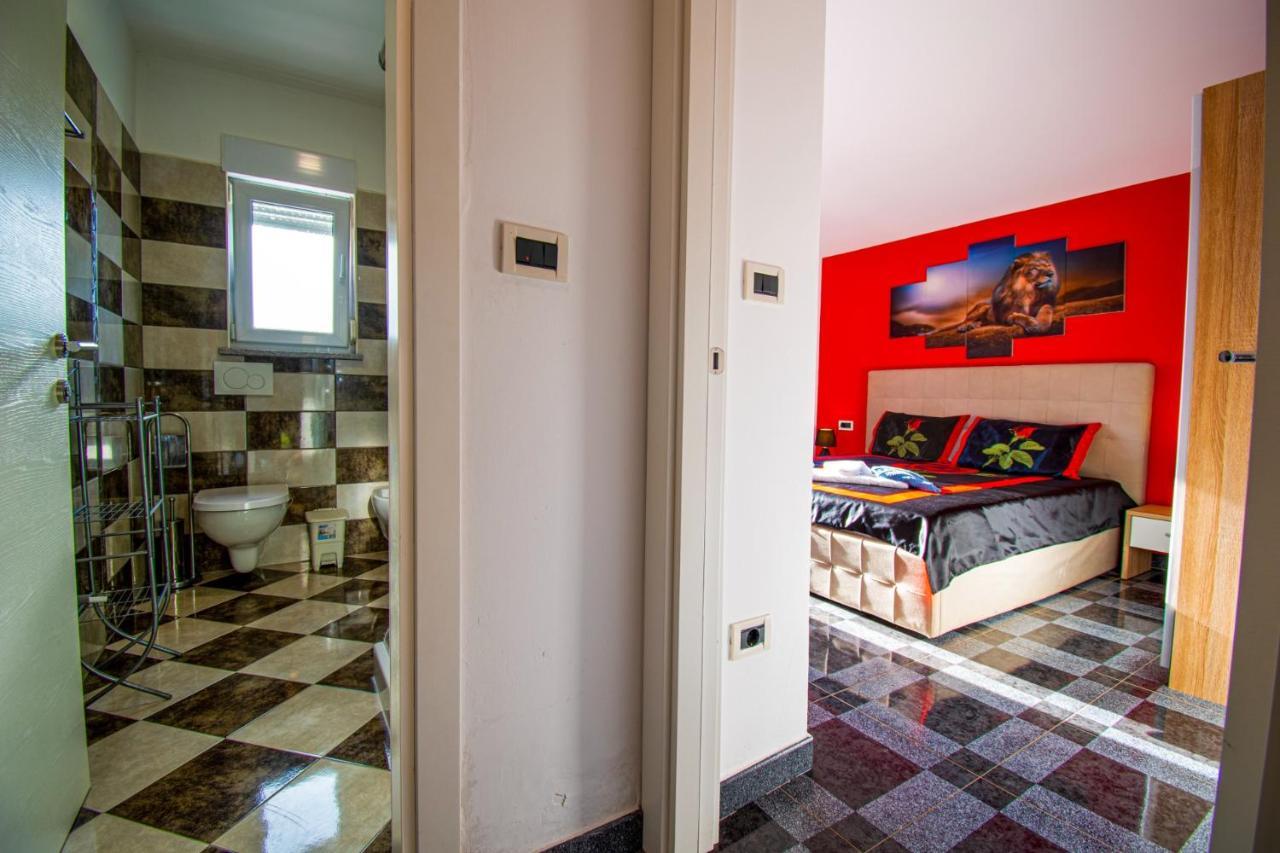 Apartments With Pool In Pula,Croatia Экстерьер фото