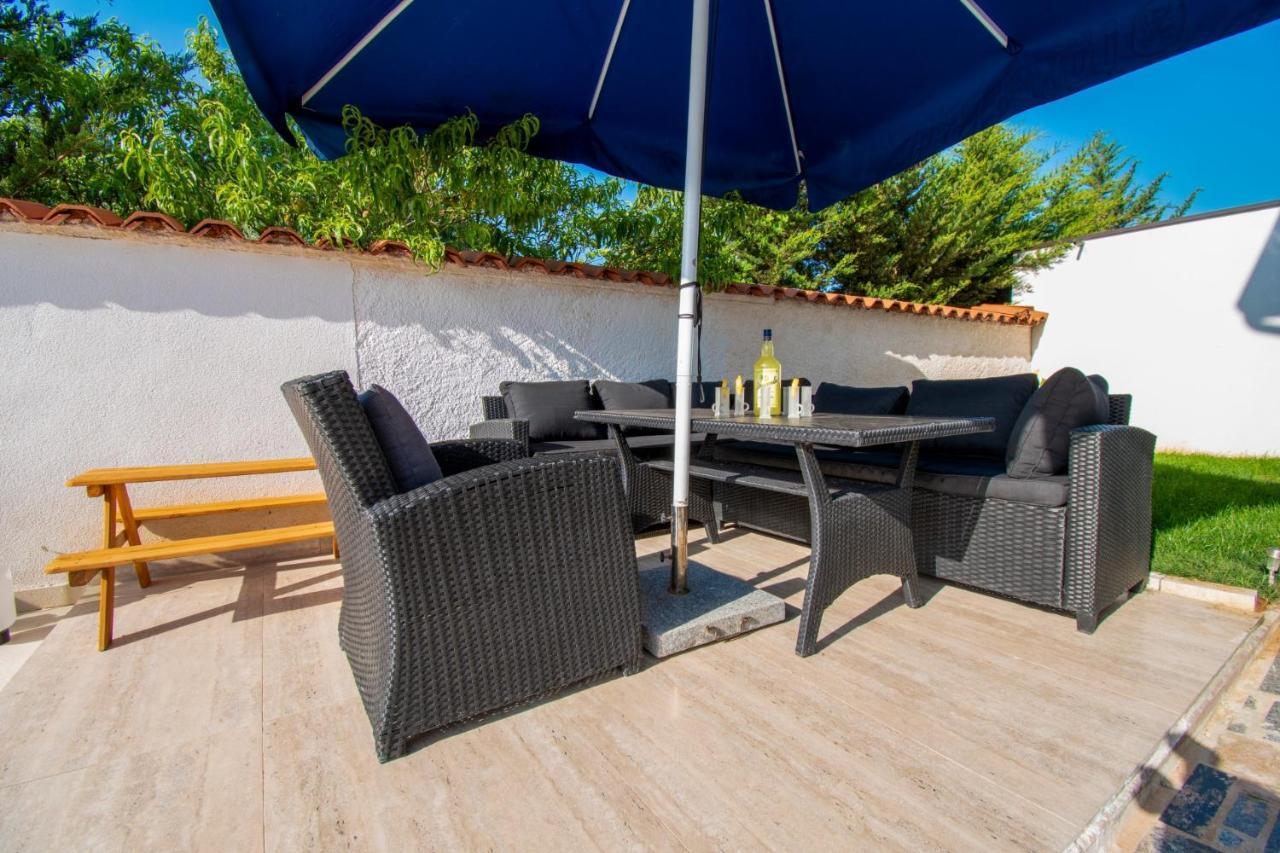 Apartments With Pool In Pula,Croatia Экстерьер фото