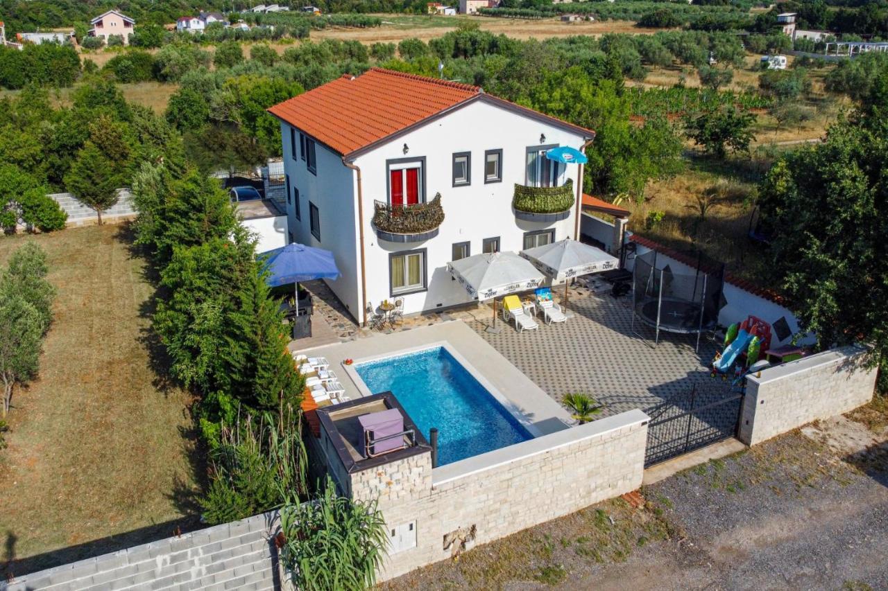 Apartments With Pool In Pula,Croatia Экстерьер фото