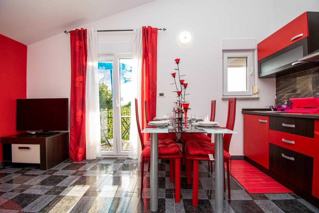 Apartments With Pool In Pula,Croatia Экстерьер фото