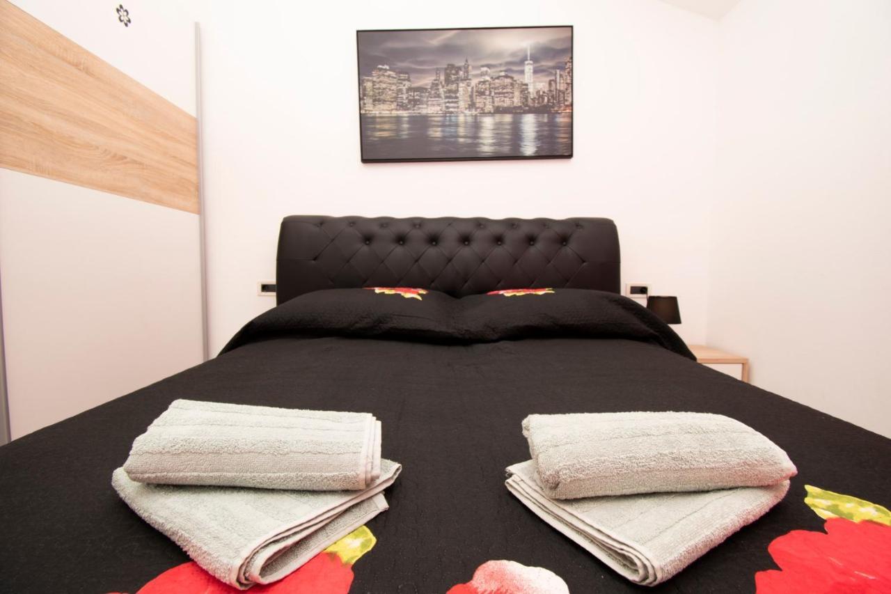Apartments With Pool In Pula,Croatia Экстерьер фото